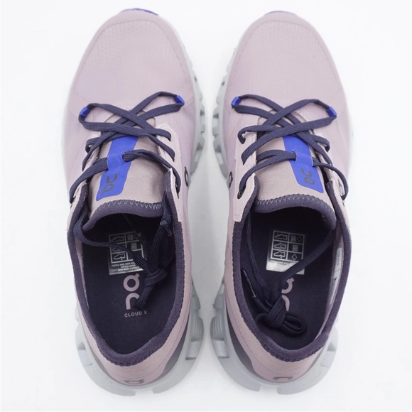 On Running Cloud Sneakers in Lavender and White - Picture 5 of 13